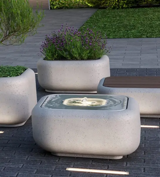 Montara Water Feature Night 545x603